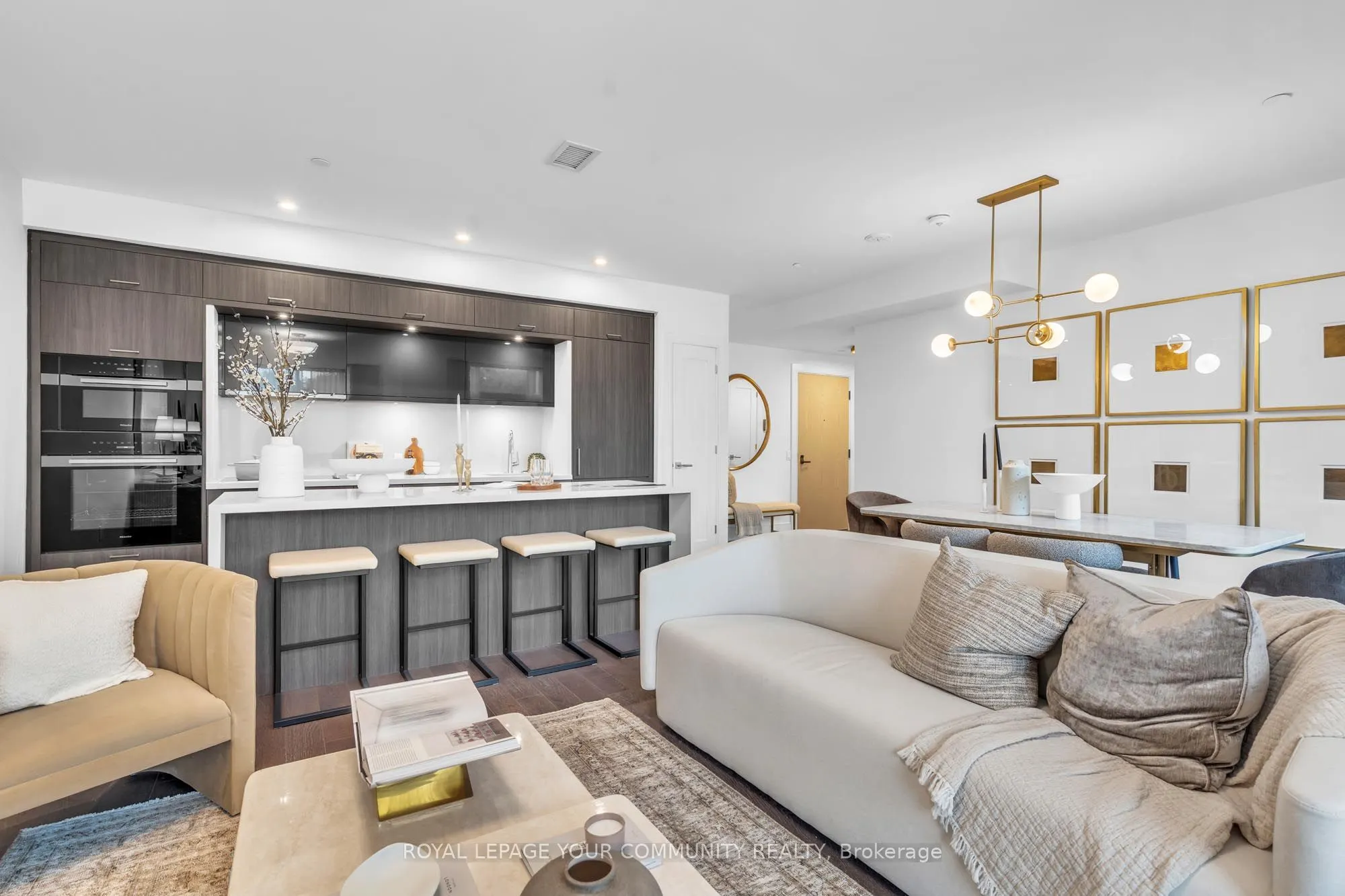 10 Inn on the Parc Drive, #101