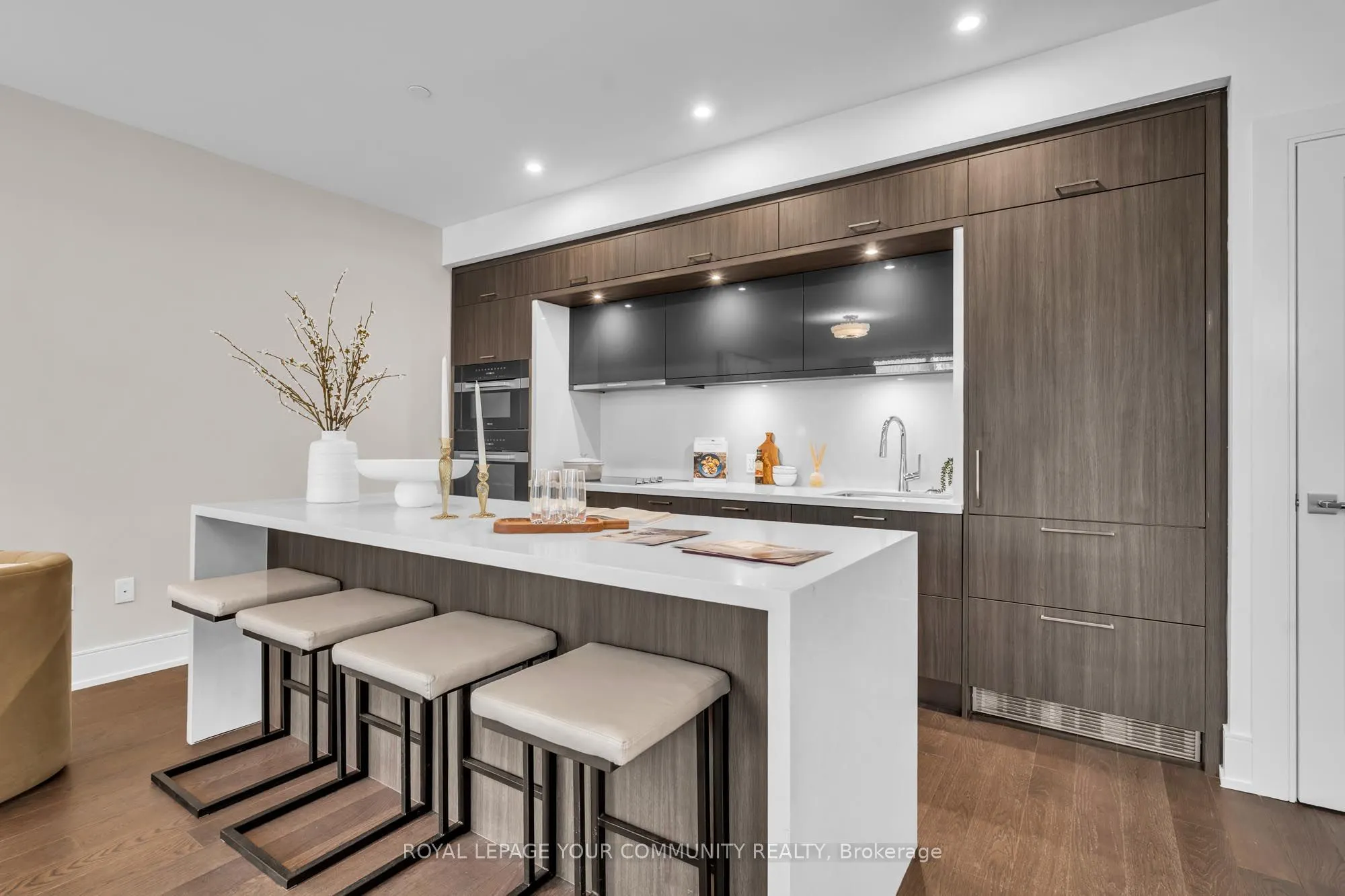 10 Inn on the Parc Drive, #101