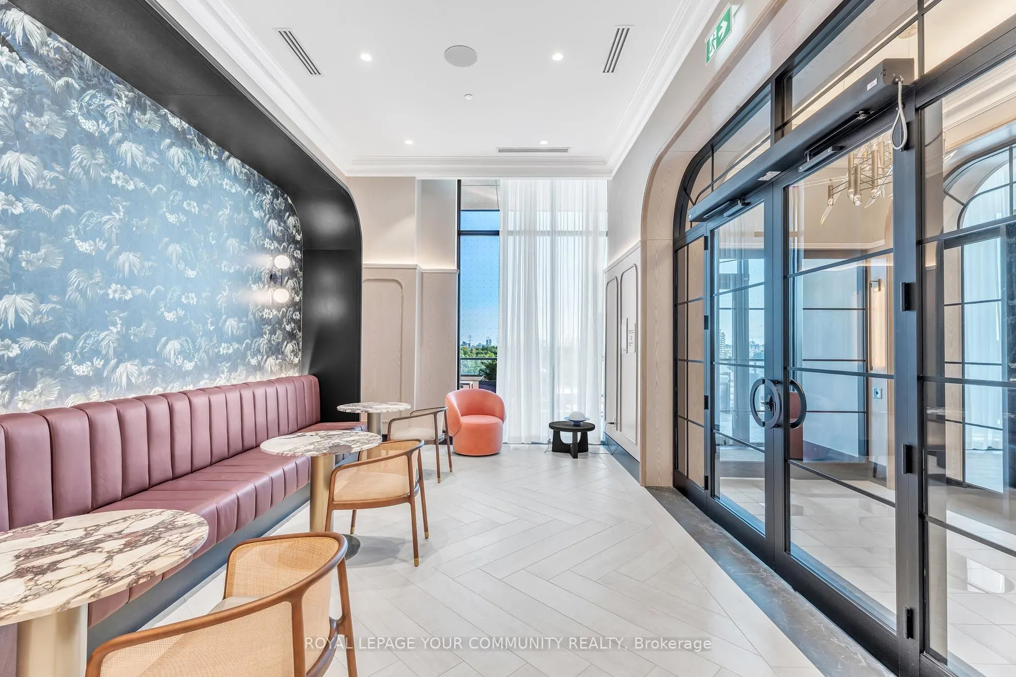 10 Inn on the Parc Drive, #101