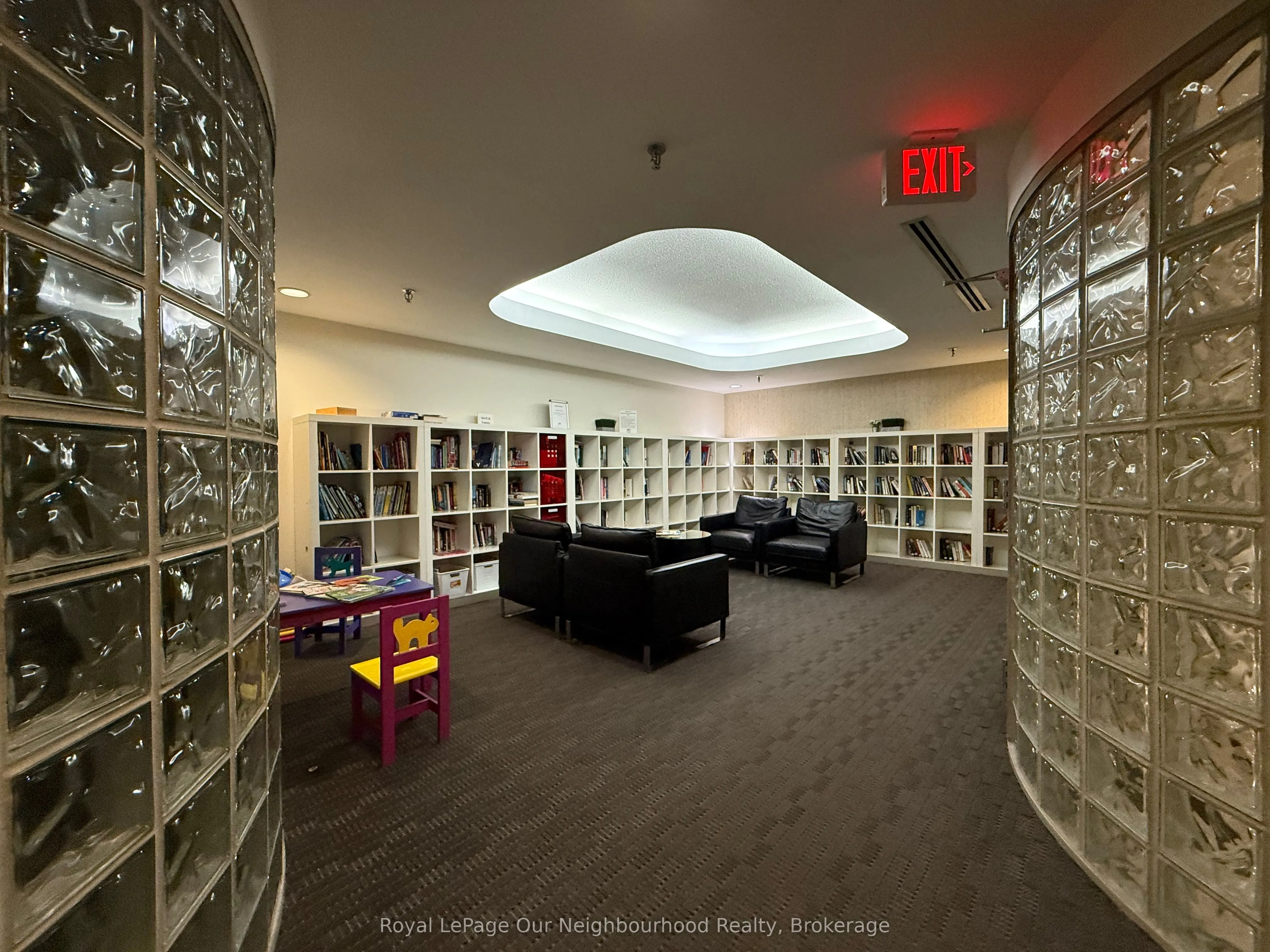 701 King Street W, #PH13