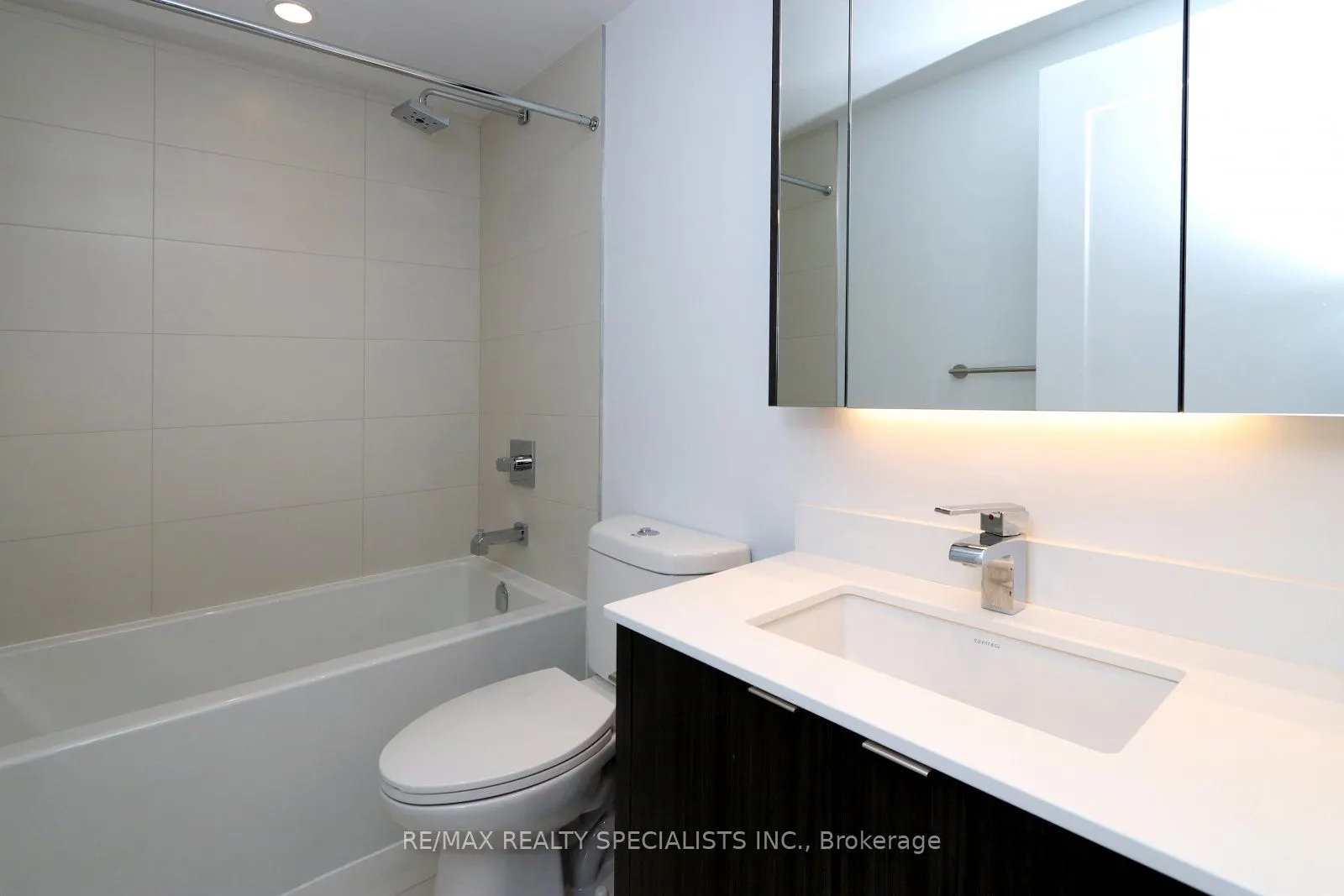 1 Edgewater Drive, #313