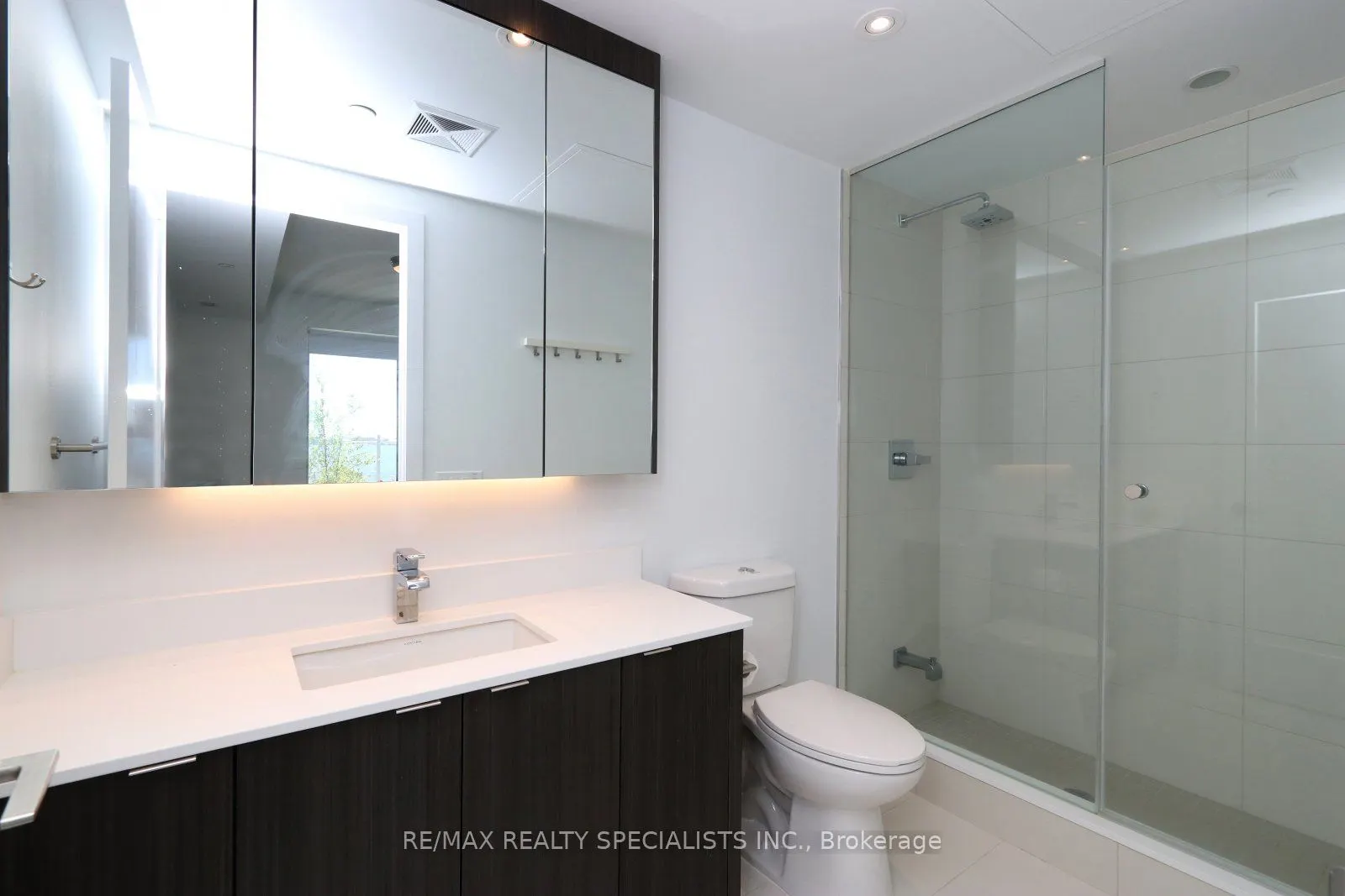 1 Edgewater Drive, #313