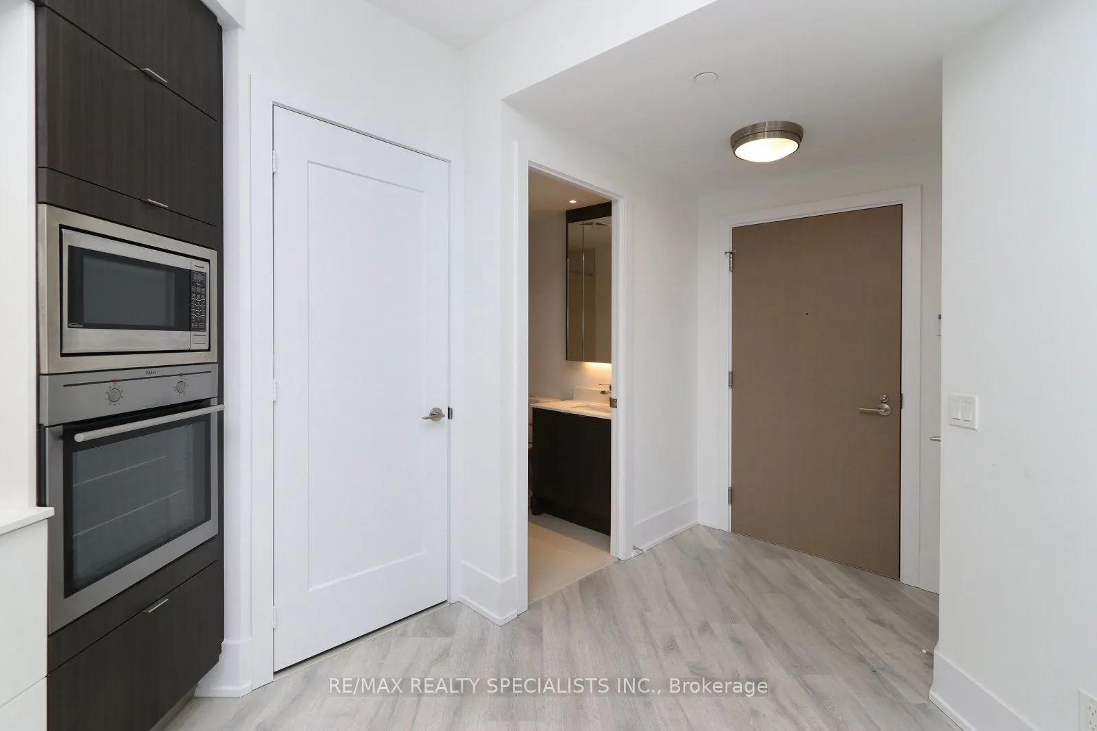 1 Edgewater Drive, #313