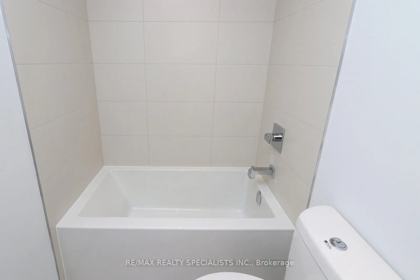 1 Edgewater Drive, #313