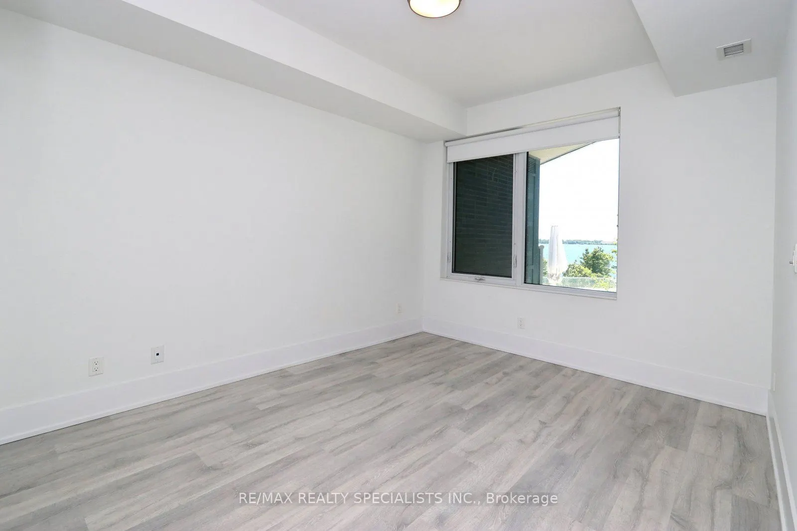 1 Edgewater Drive, #313