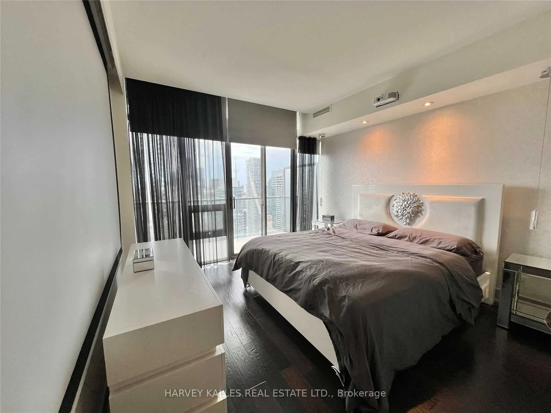 33 Charles Street, #4502