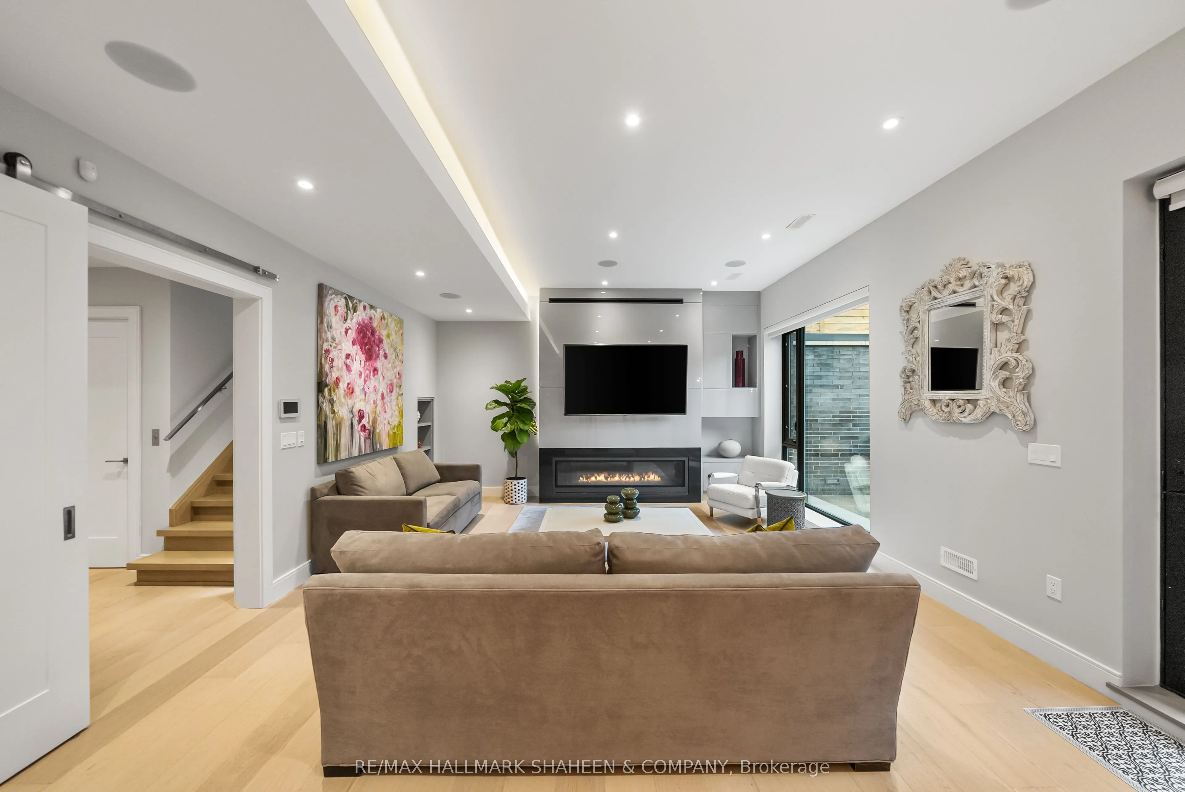 67 Clansman Boulevard