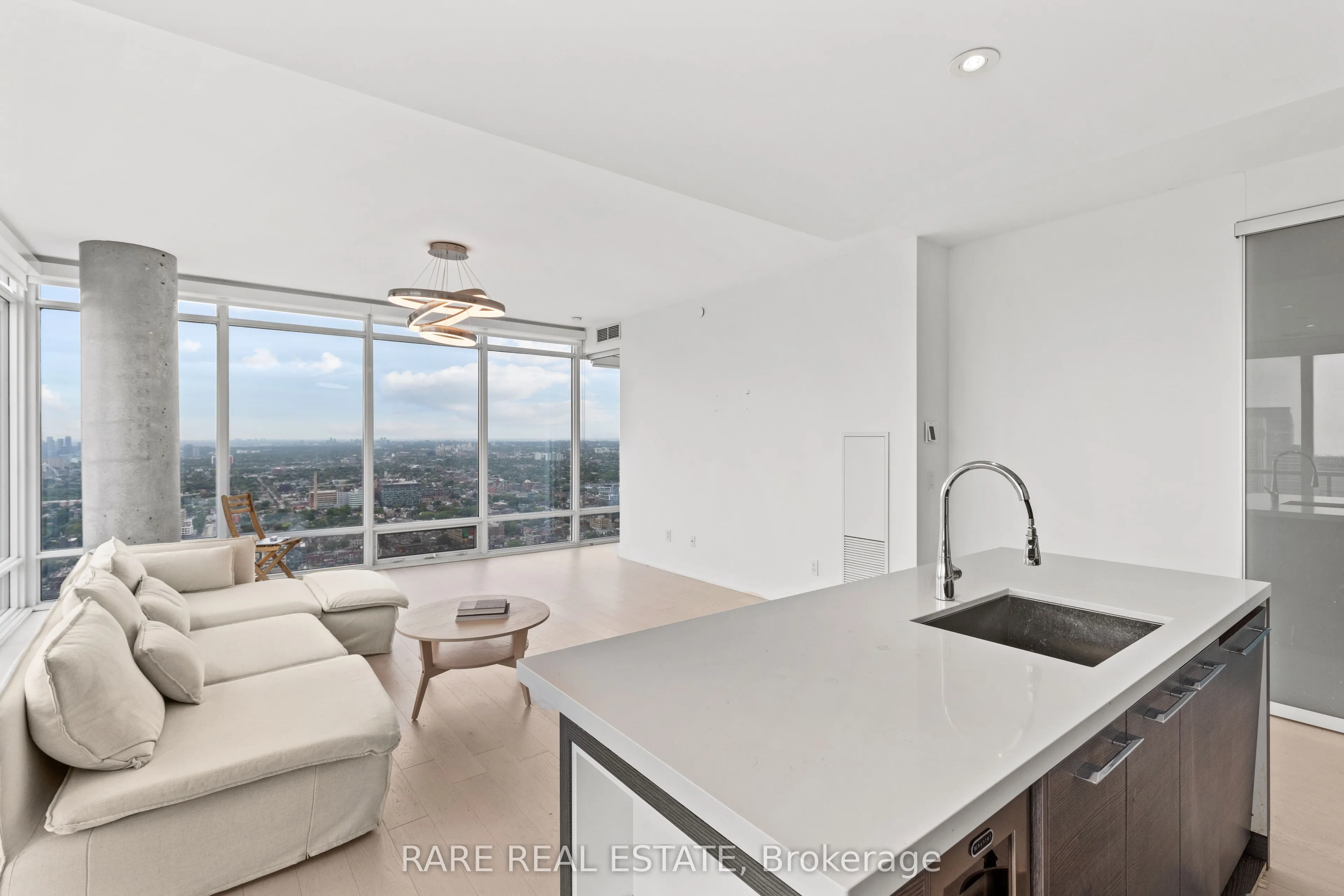 488 University Avenue, #3910