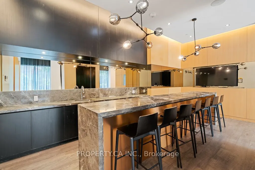 101 Erskine Avenue, #2110