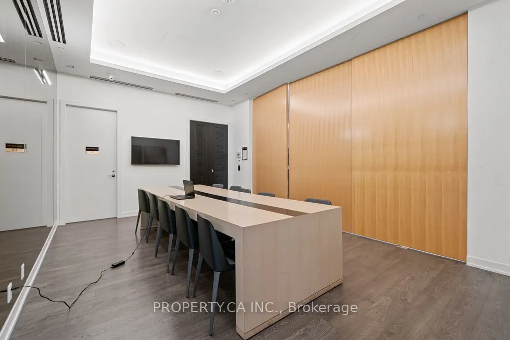 101 Erskine Avenue, #2110