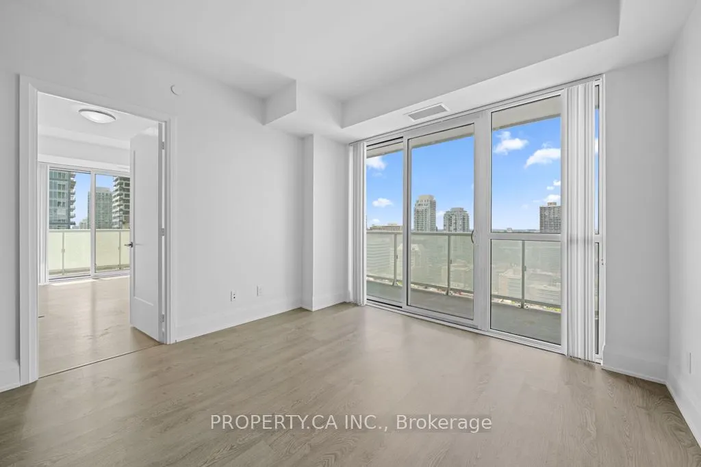 101 Erskine Avenue, #2110