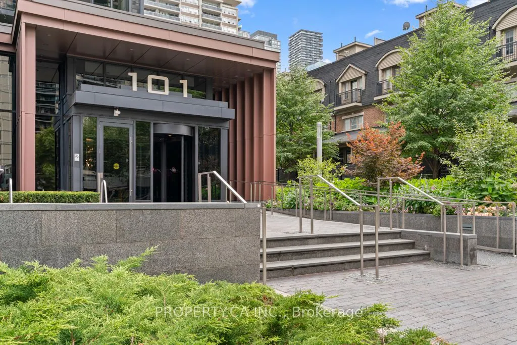 101 Erskine Avenue, #2110