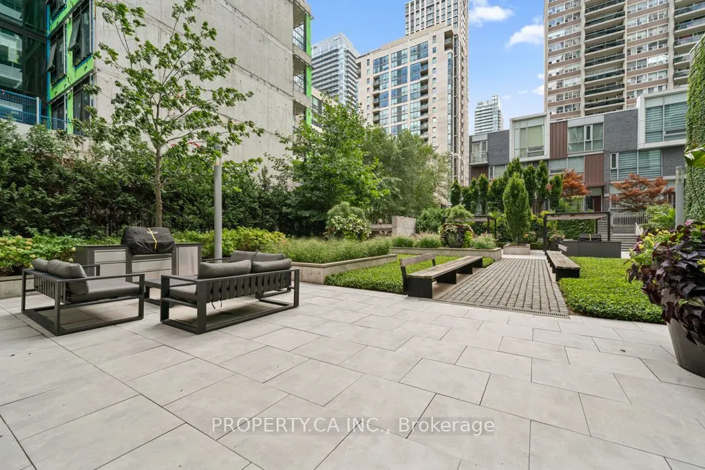 101 Erskine Avenue, #2110