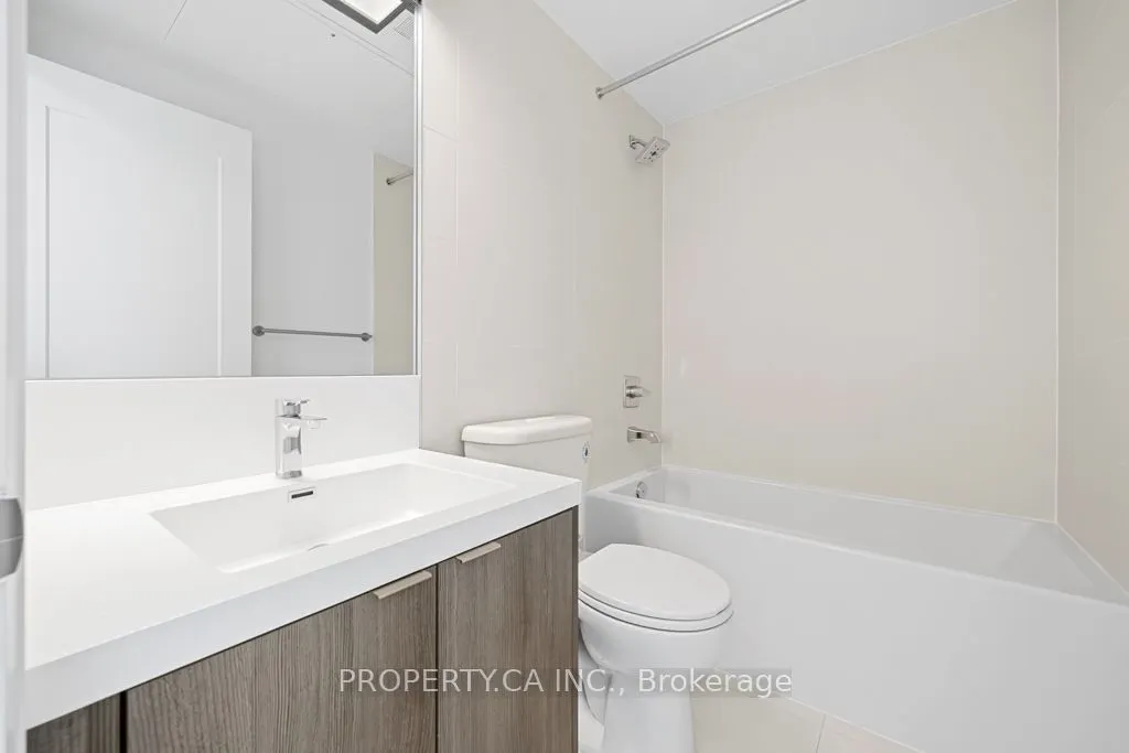 101 Erskine Avenue, #2110