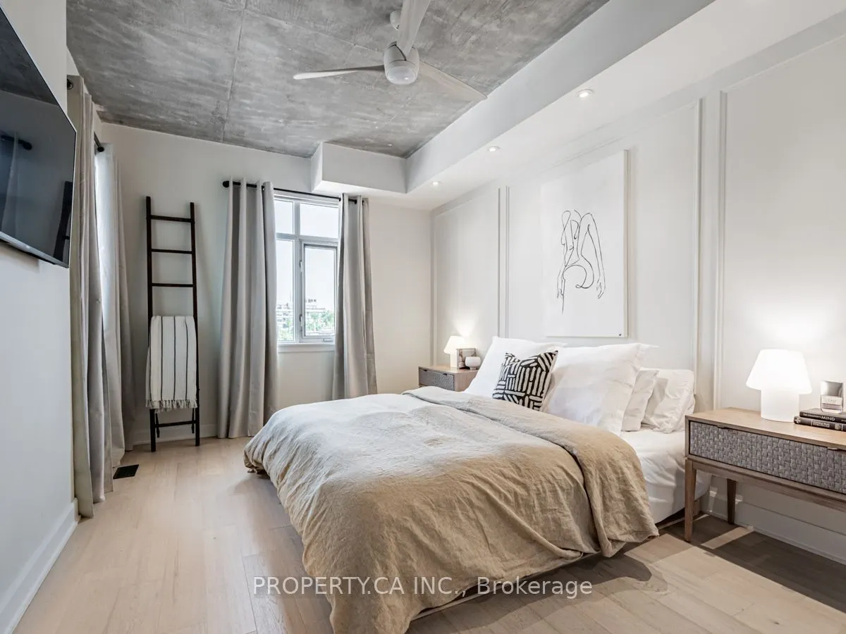 550 Front Street W