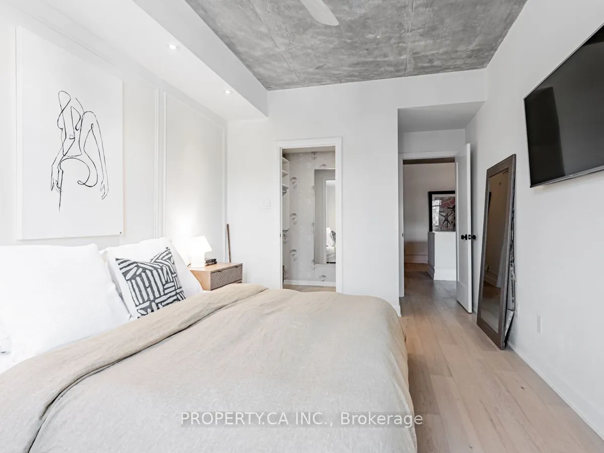 550 Front Street W