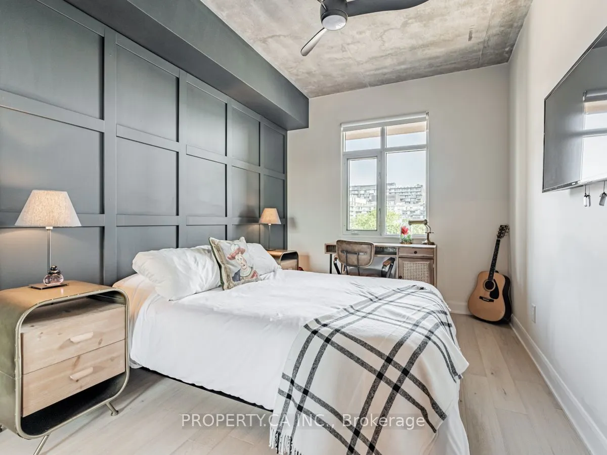 550 Front Street W