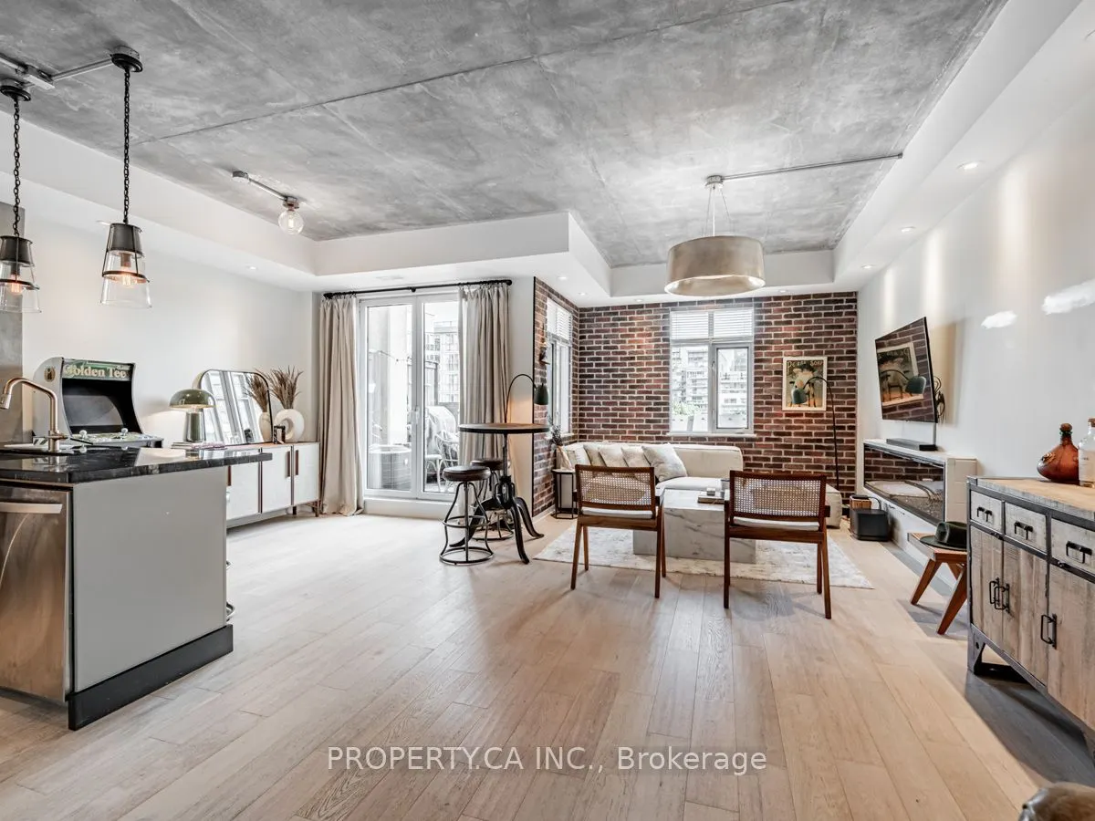 550 Front Street W
