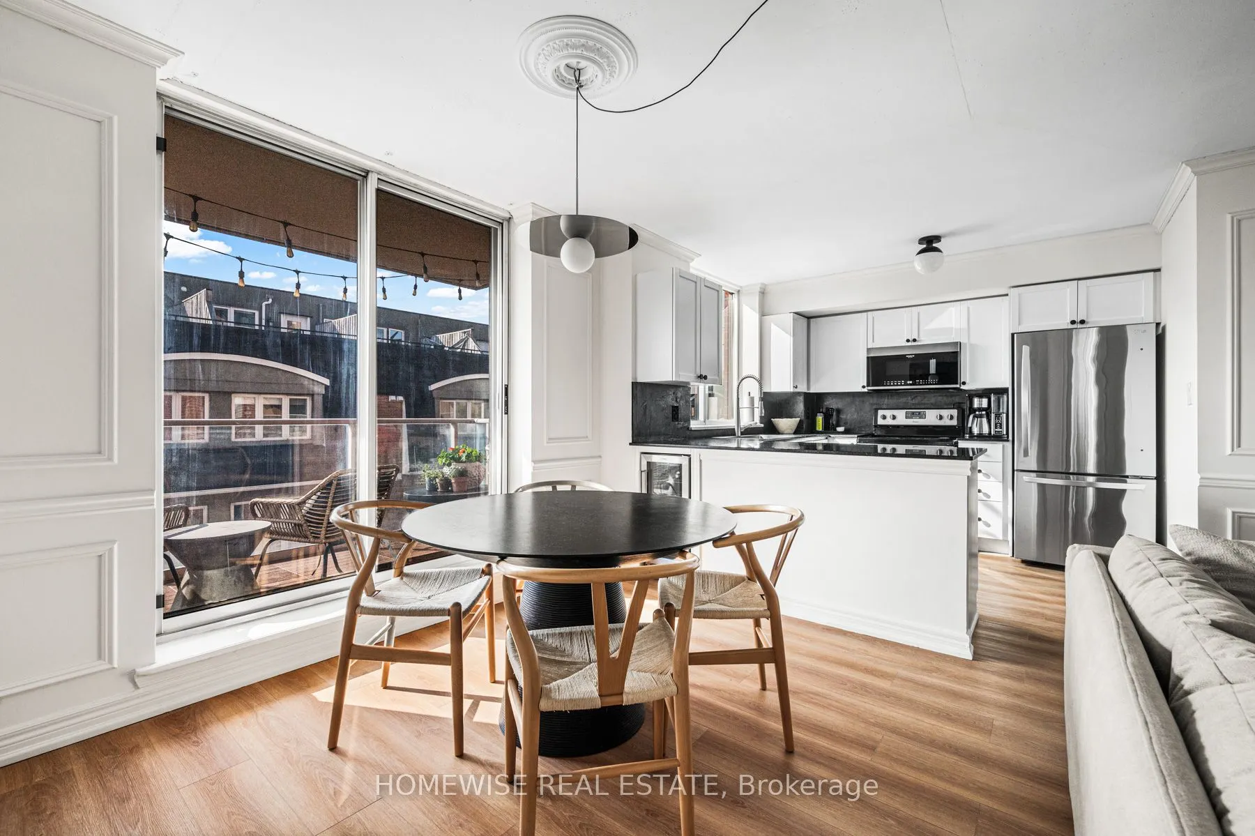 1369 Bloor Street W, #404