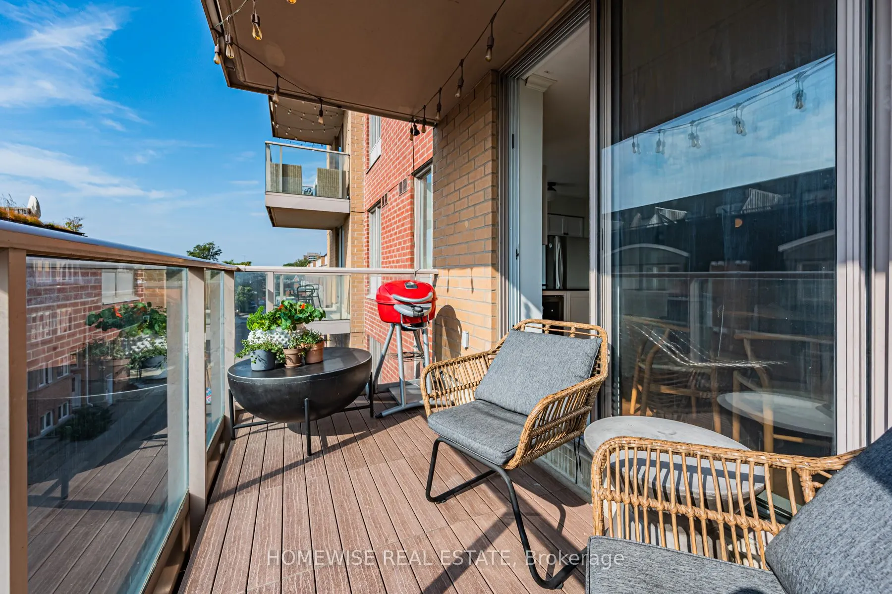 1369 Bloor Street W, #404