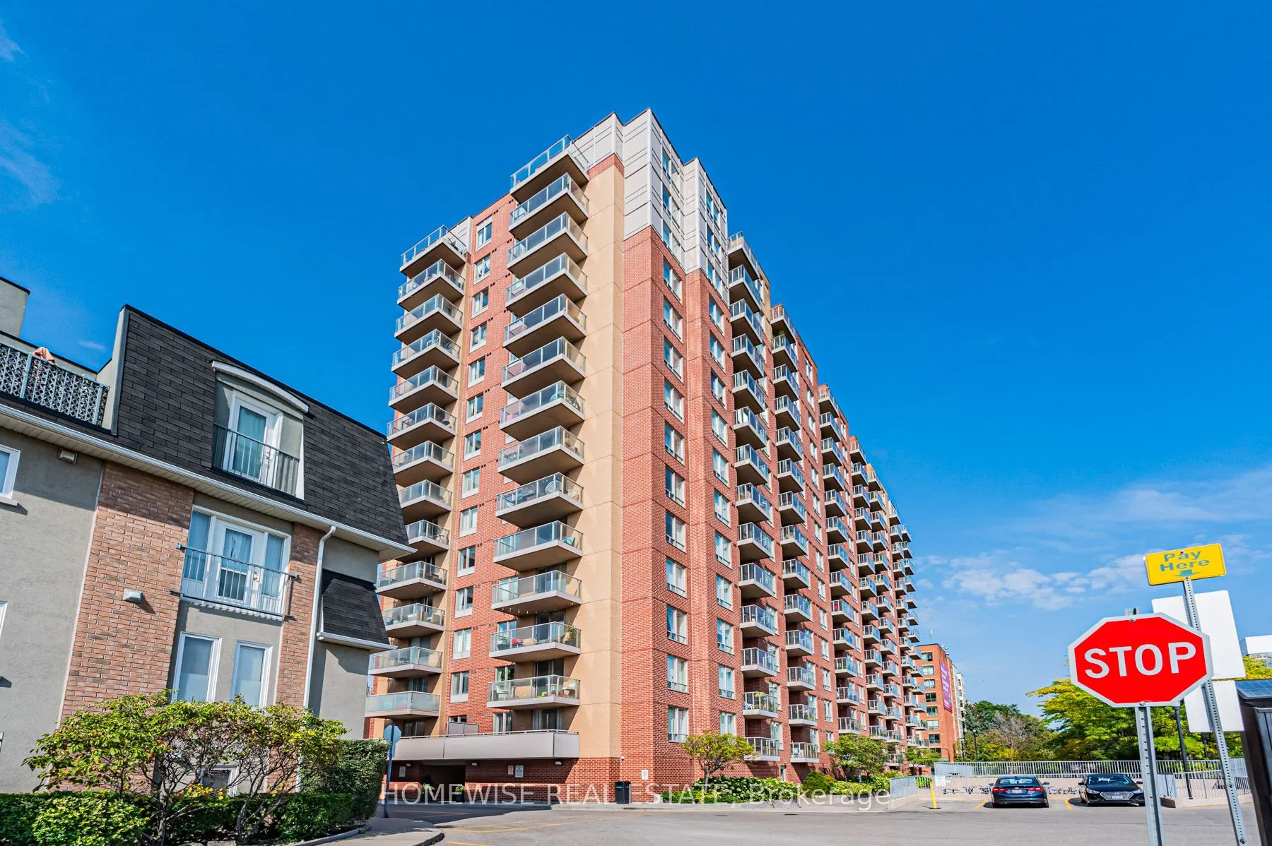 1369 Bloor Street W, #404