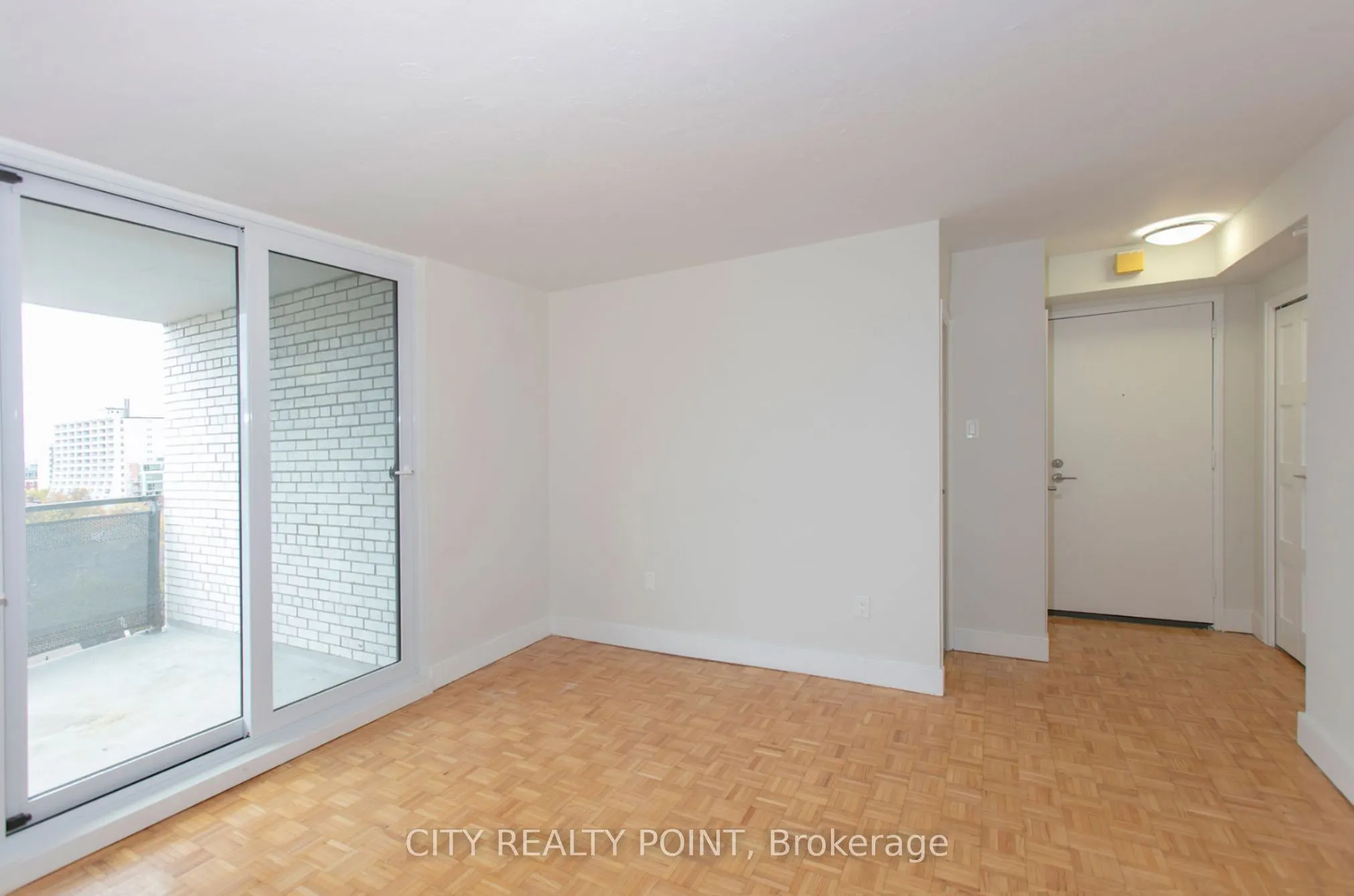 485 Huron Street, #402