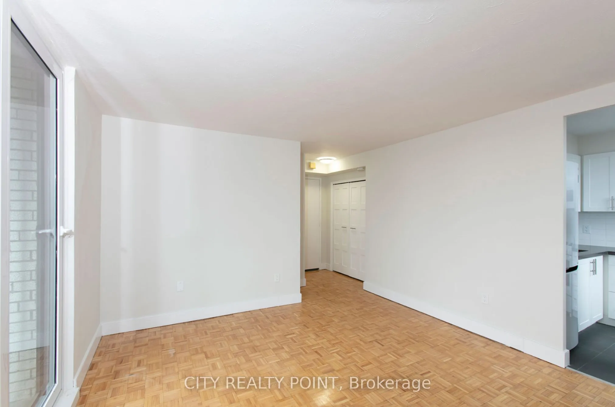 485 Huron Street, #402