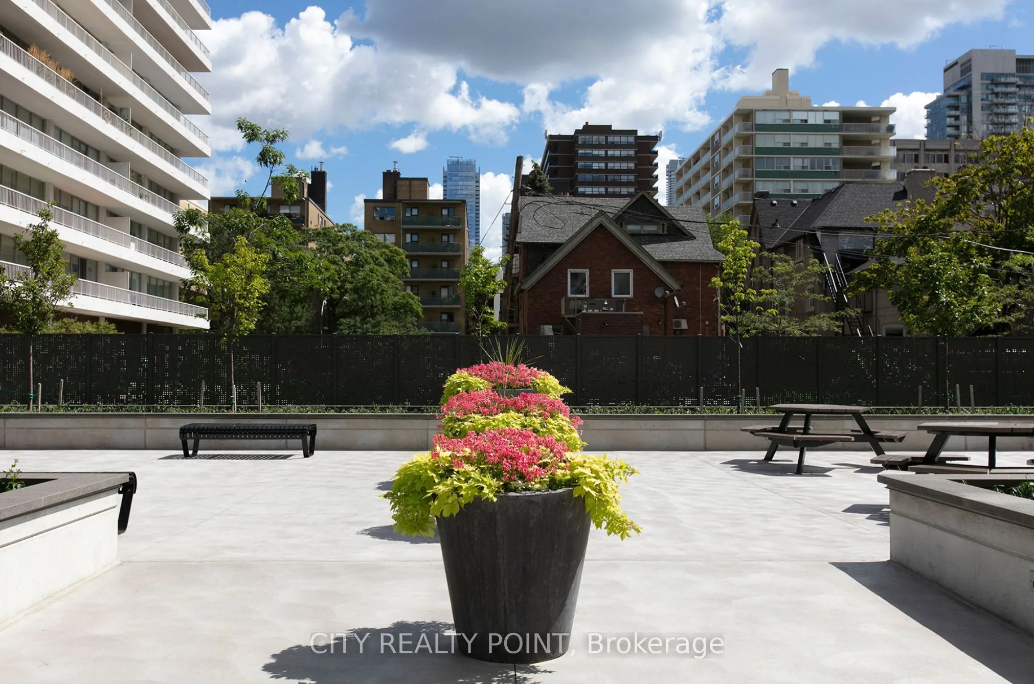 485 Huron Street, #402