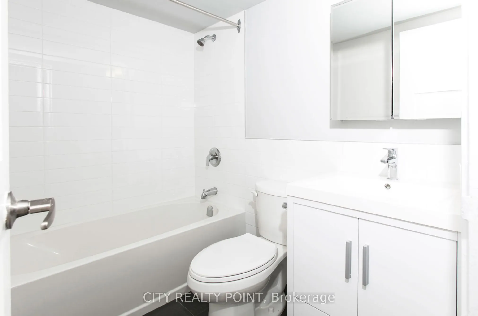 485 Huron Street, #402