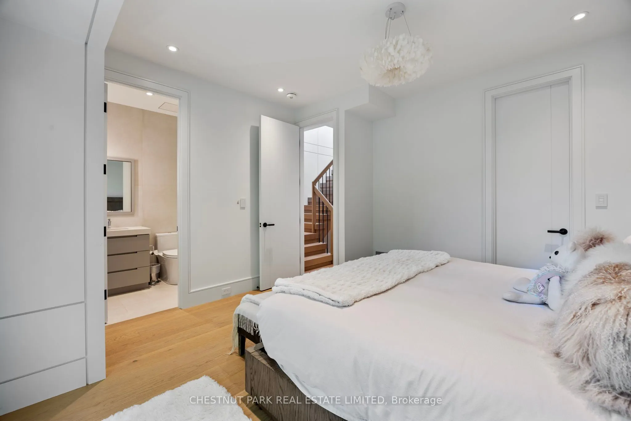 43 Summerhill Avenue