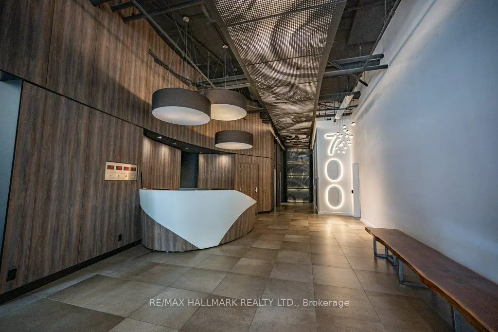 700 King Street W, #216