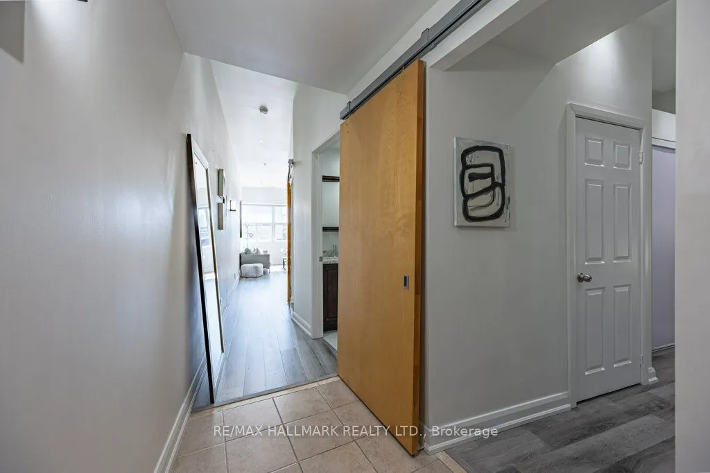 700 King Street W, #216