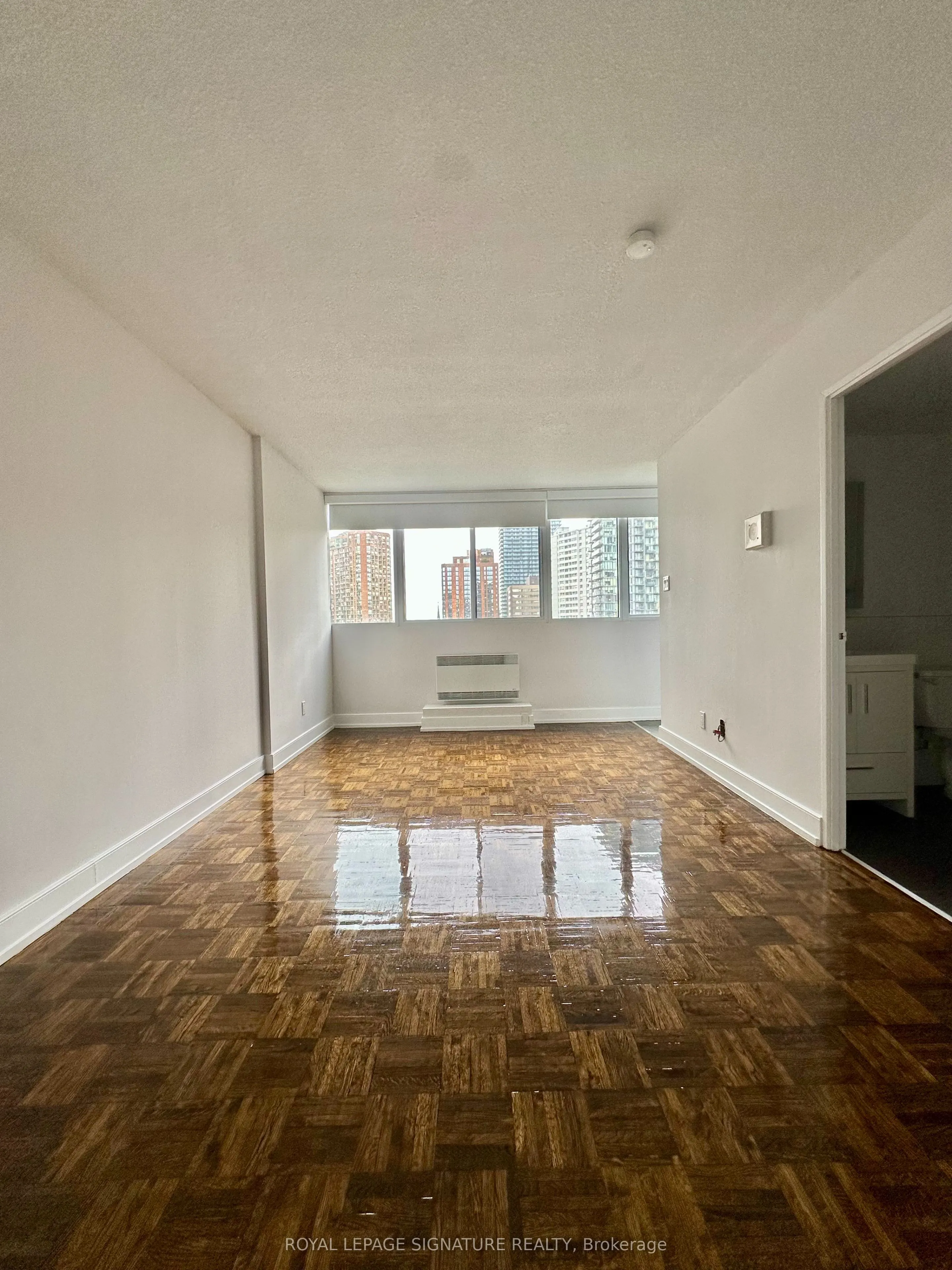 33 Isabella Street, #1012
