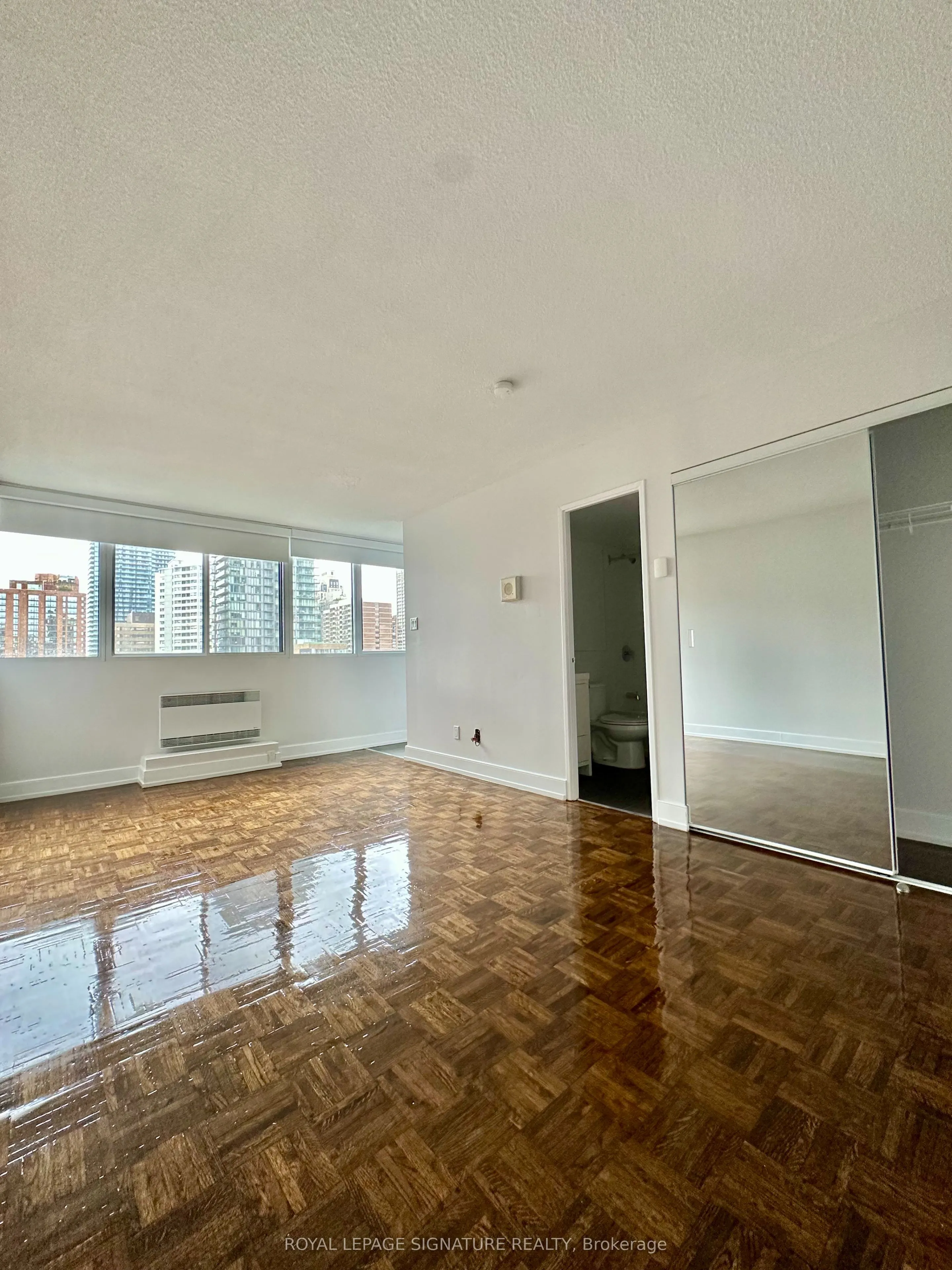 33 Isabella Street, #1012