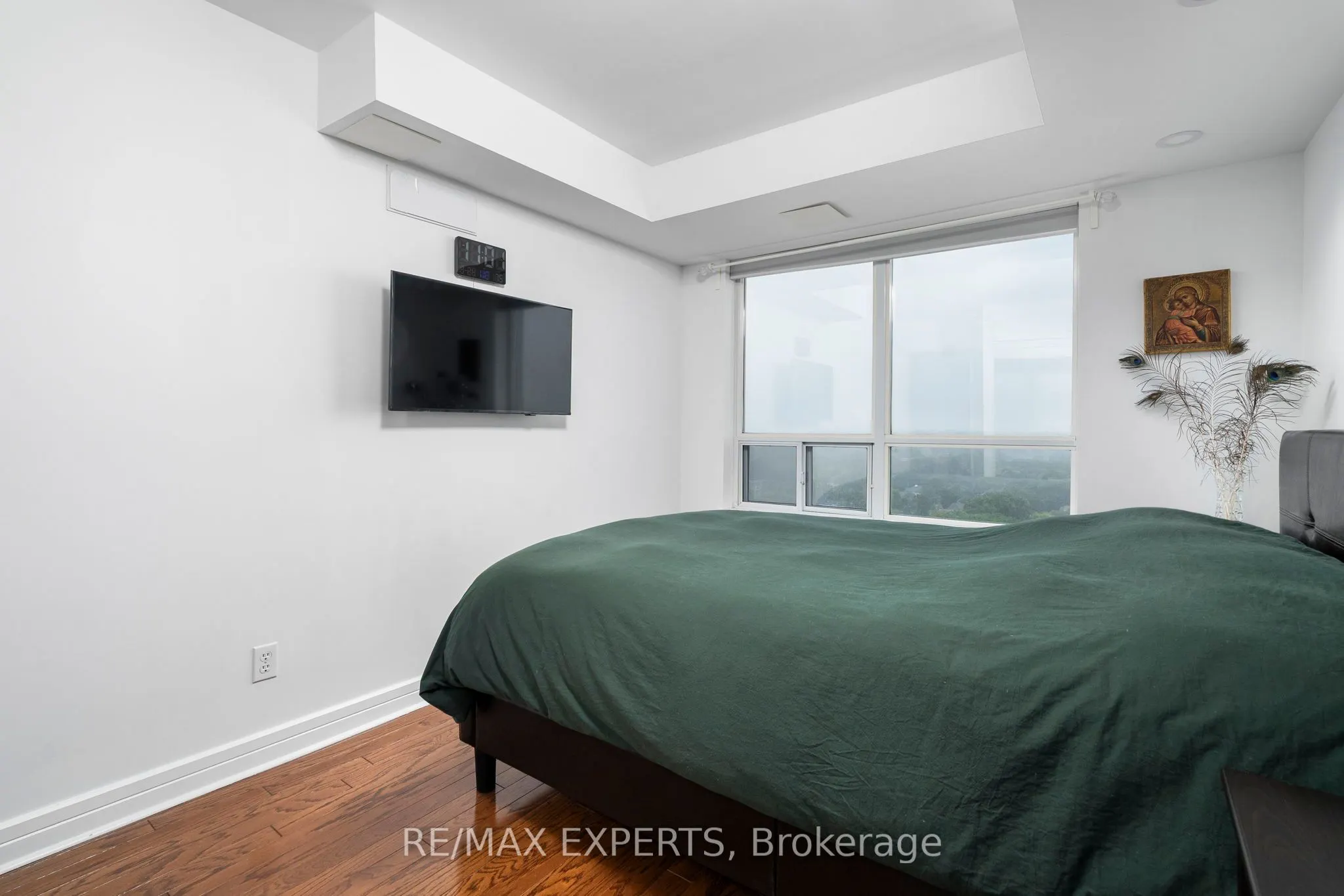 18 Harrison Garden Boulevard, #1801