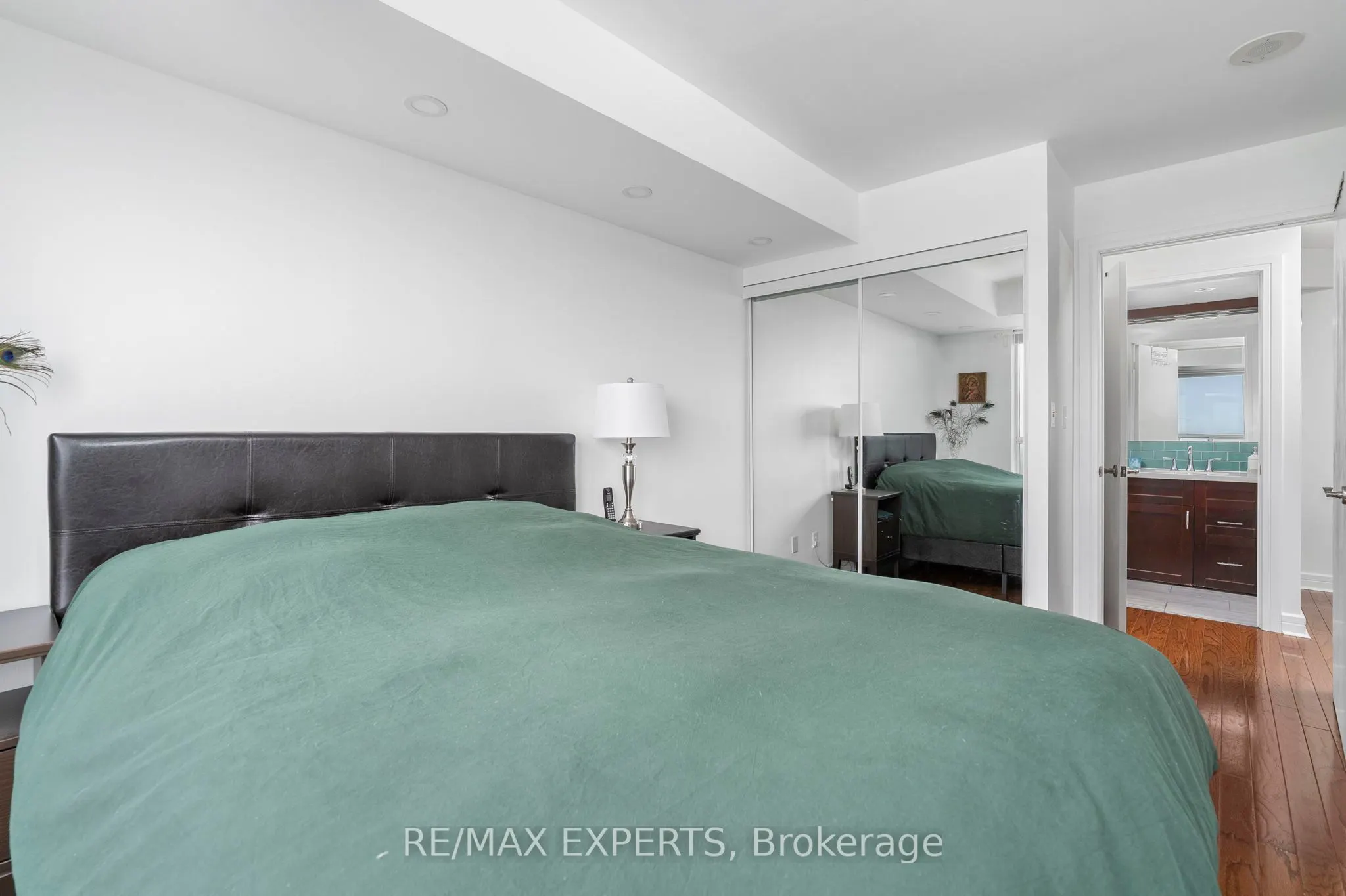 18 Harrison Garden Boulevard, #1801
