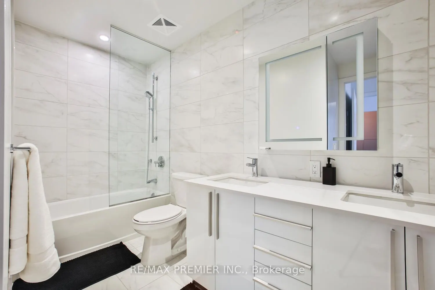 8 Cumberland Street, #5006