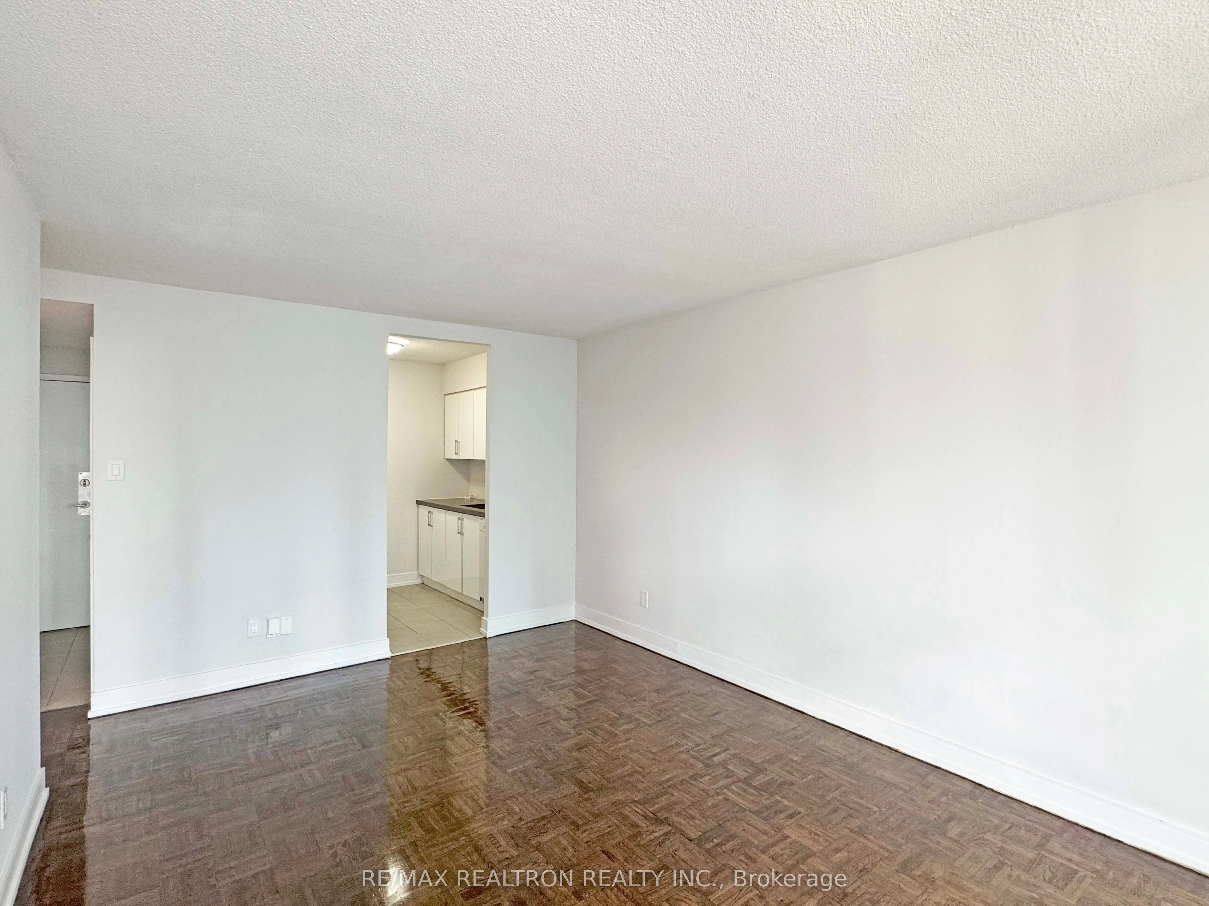 33 Isabella Street, #1611