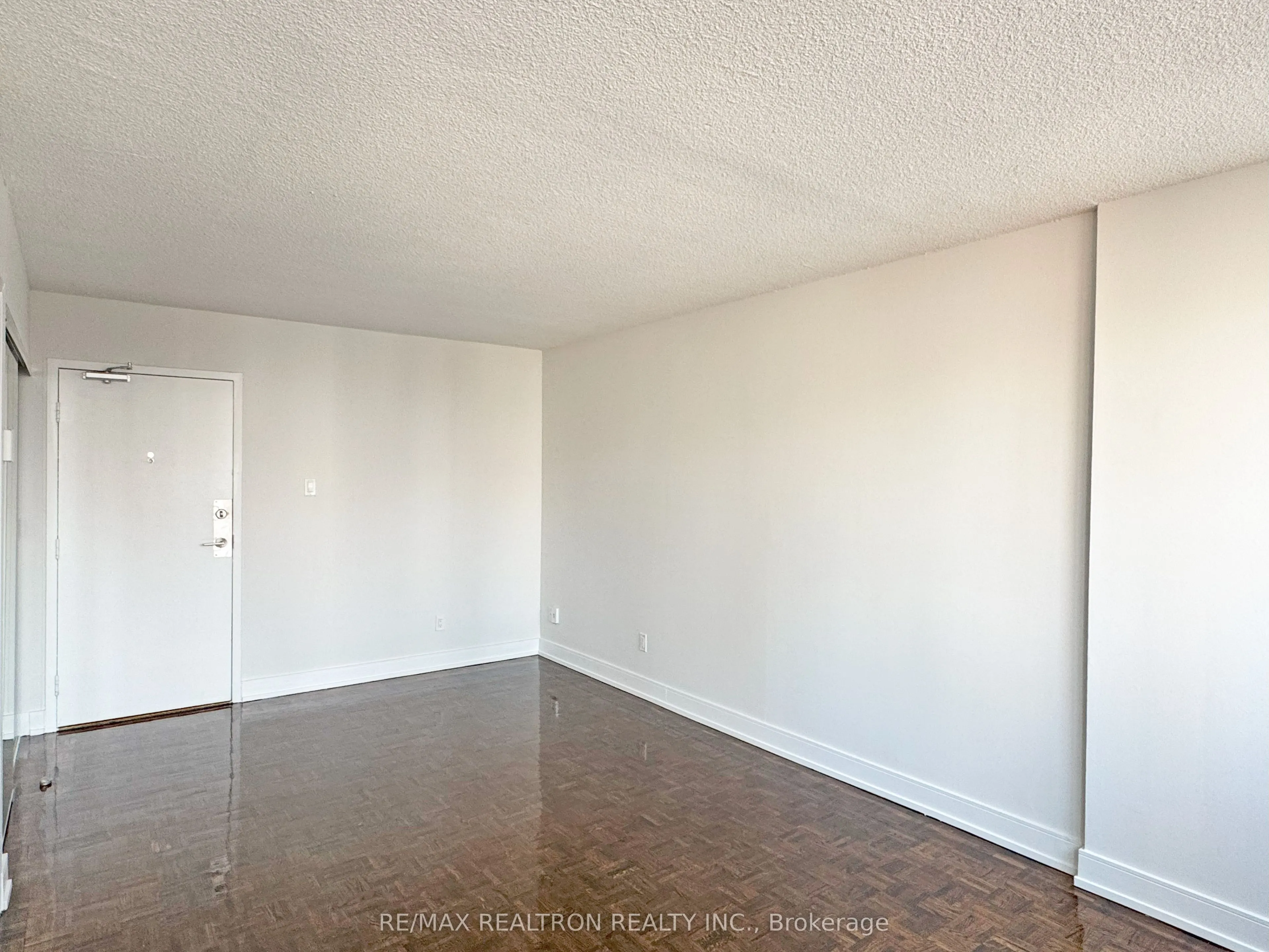 33 Isabella Street, #1005