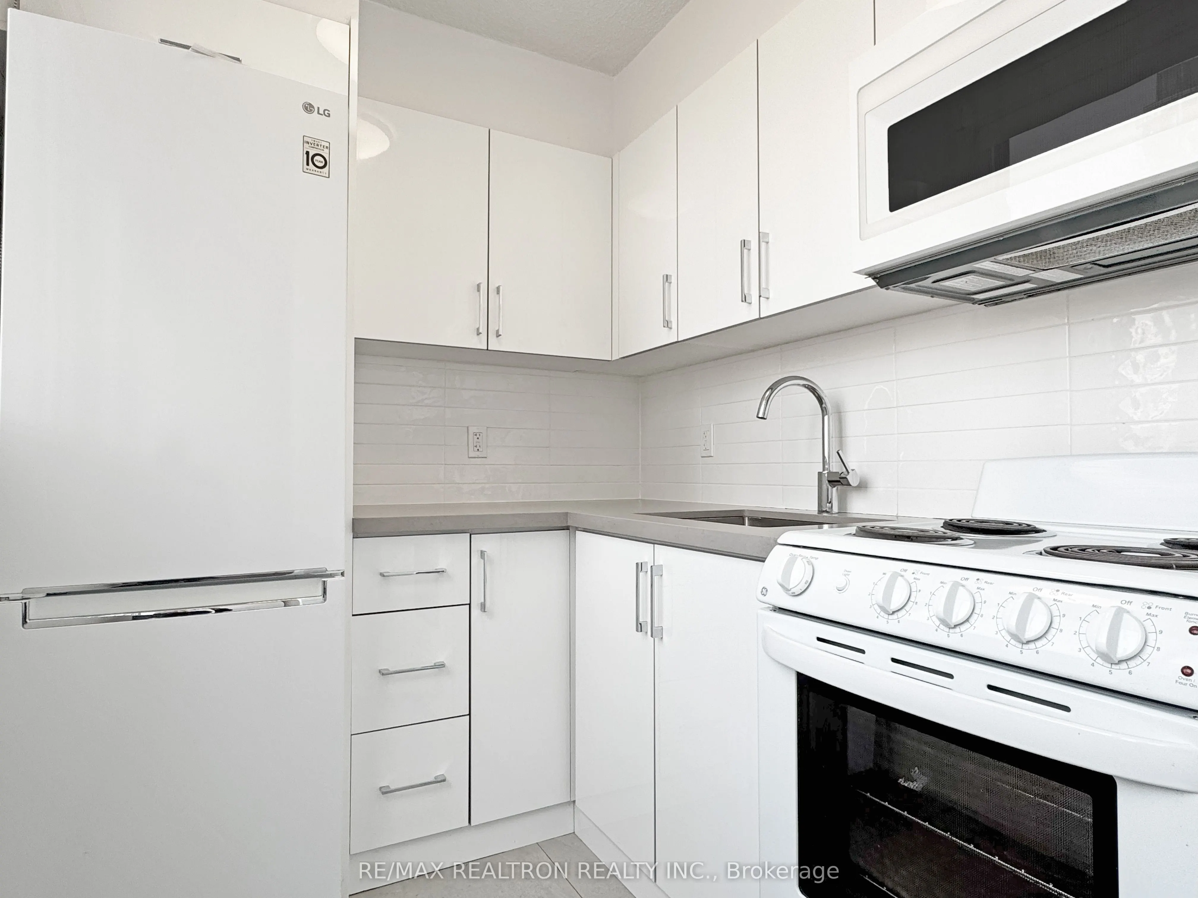 33 Isabella Street, #1005