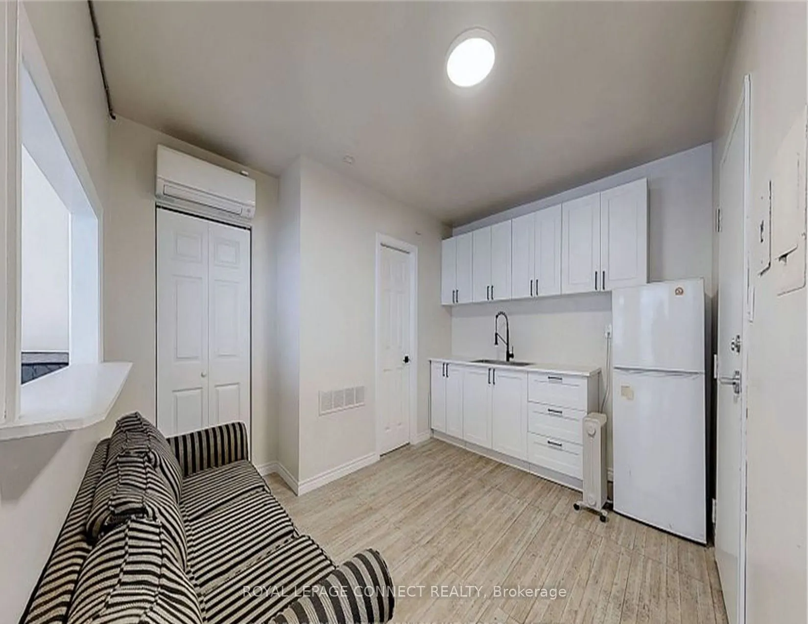 566 Queen Street W