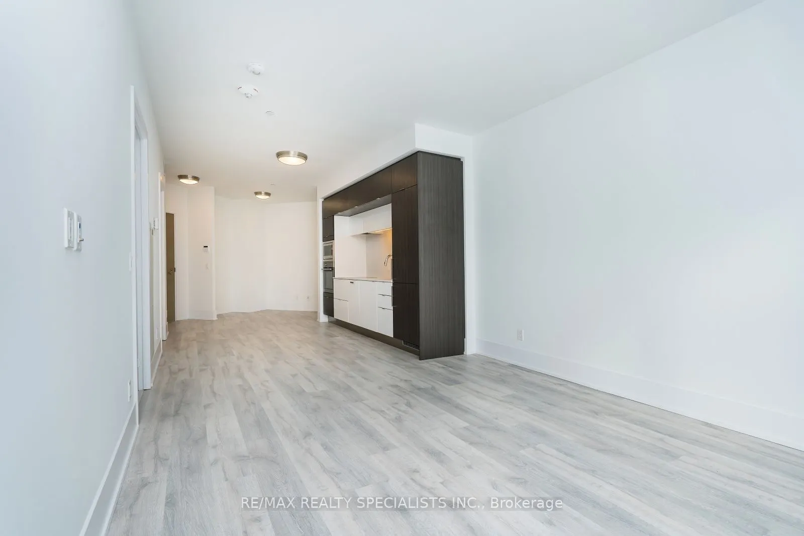 1 Edgewater Drive, #608