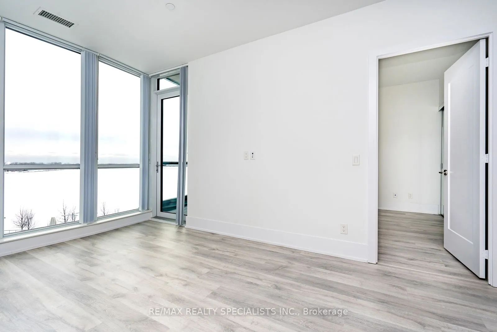 1 Edgewater Drive, #608