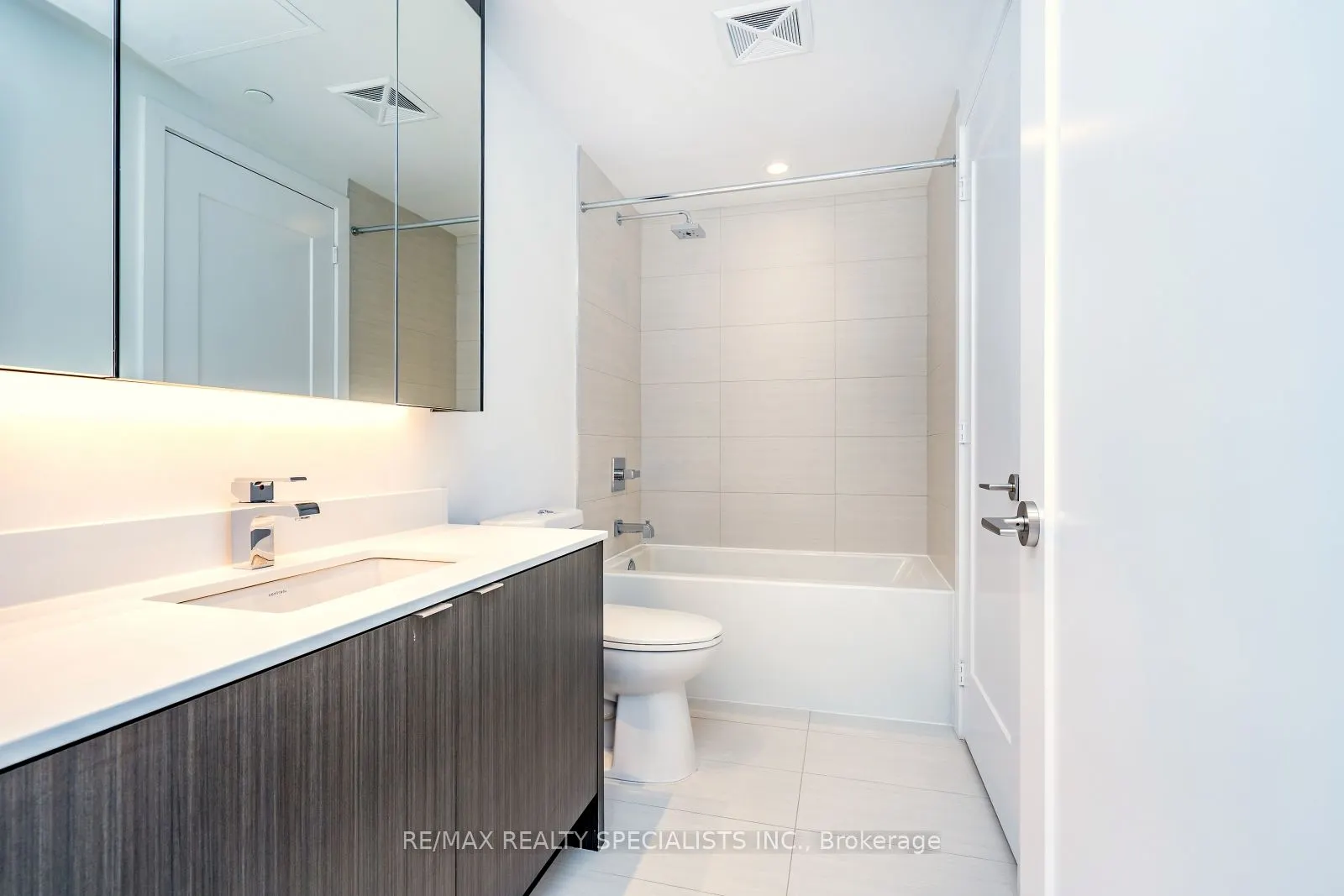 1 Edgewater Drive, #608