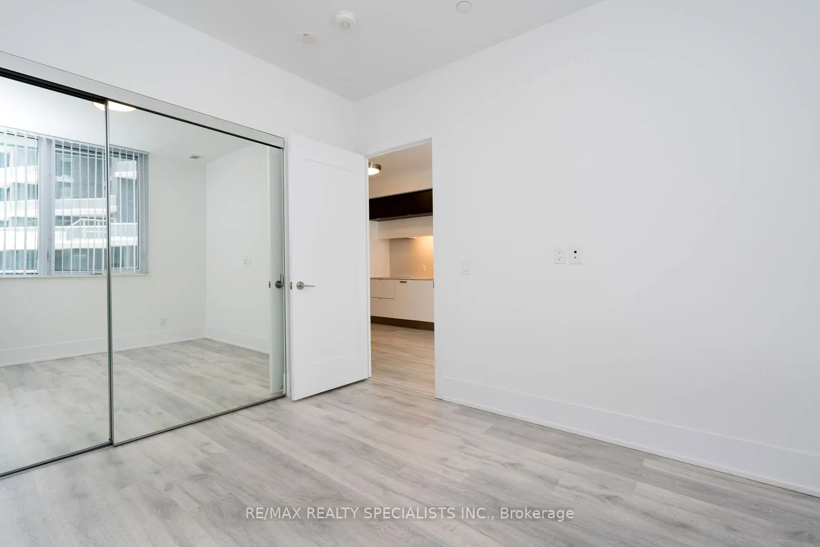 1 Edgewater Drive, #608