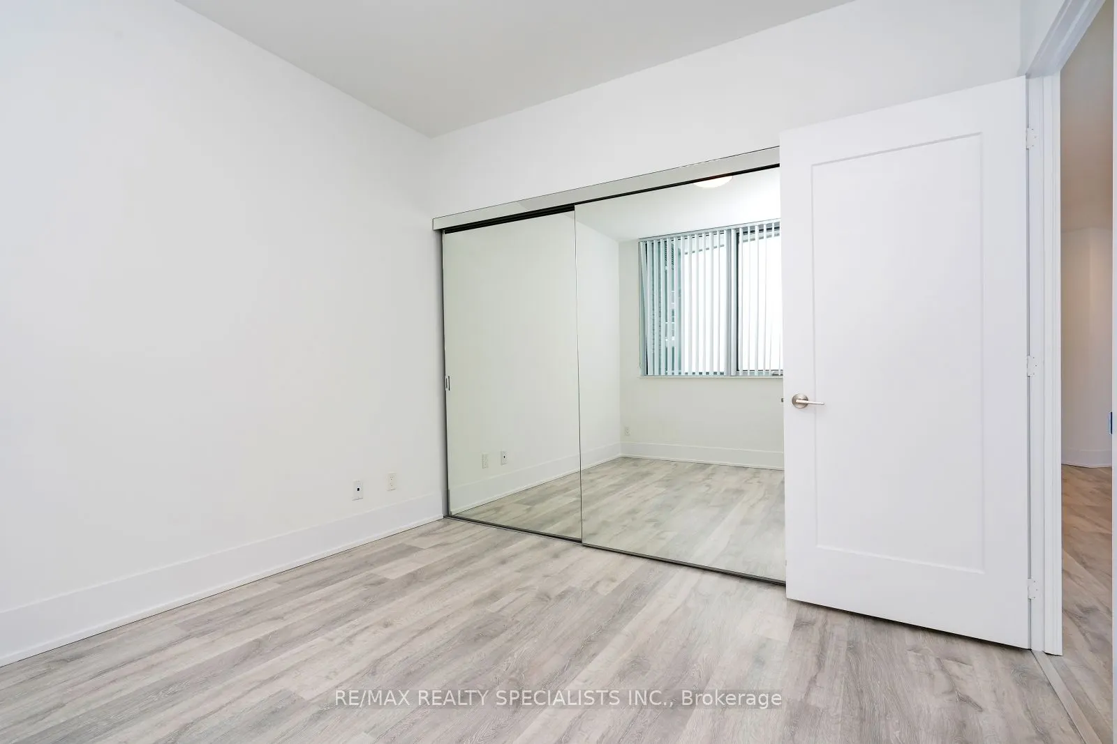 1 Edgewater Drive, #608