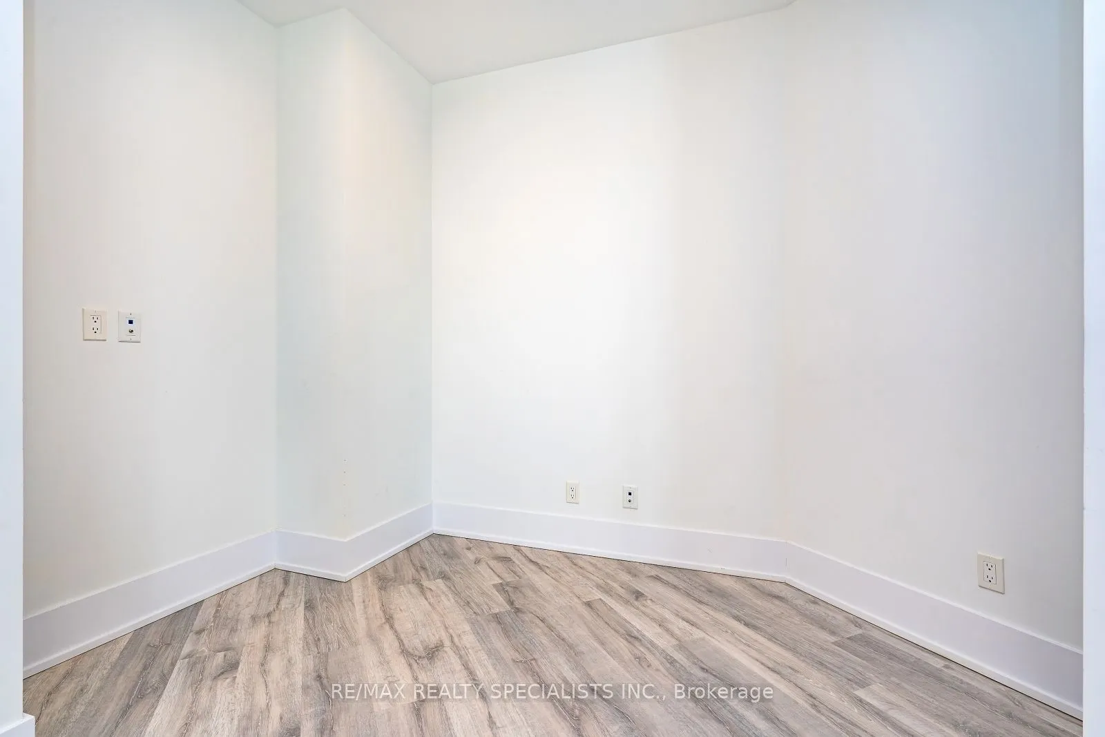 1 Edgewater Drive, #608