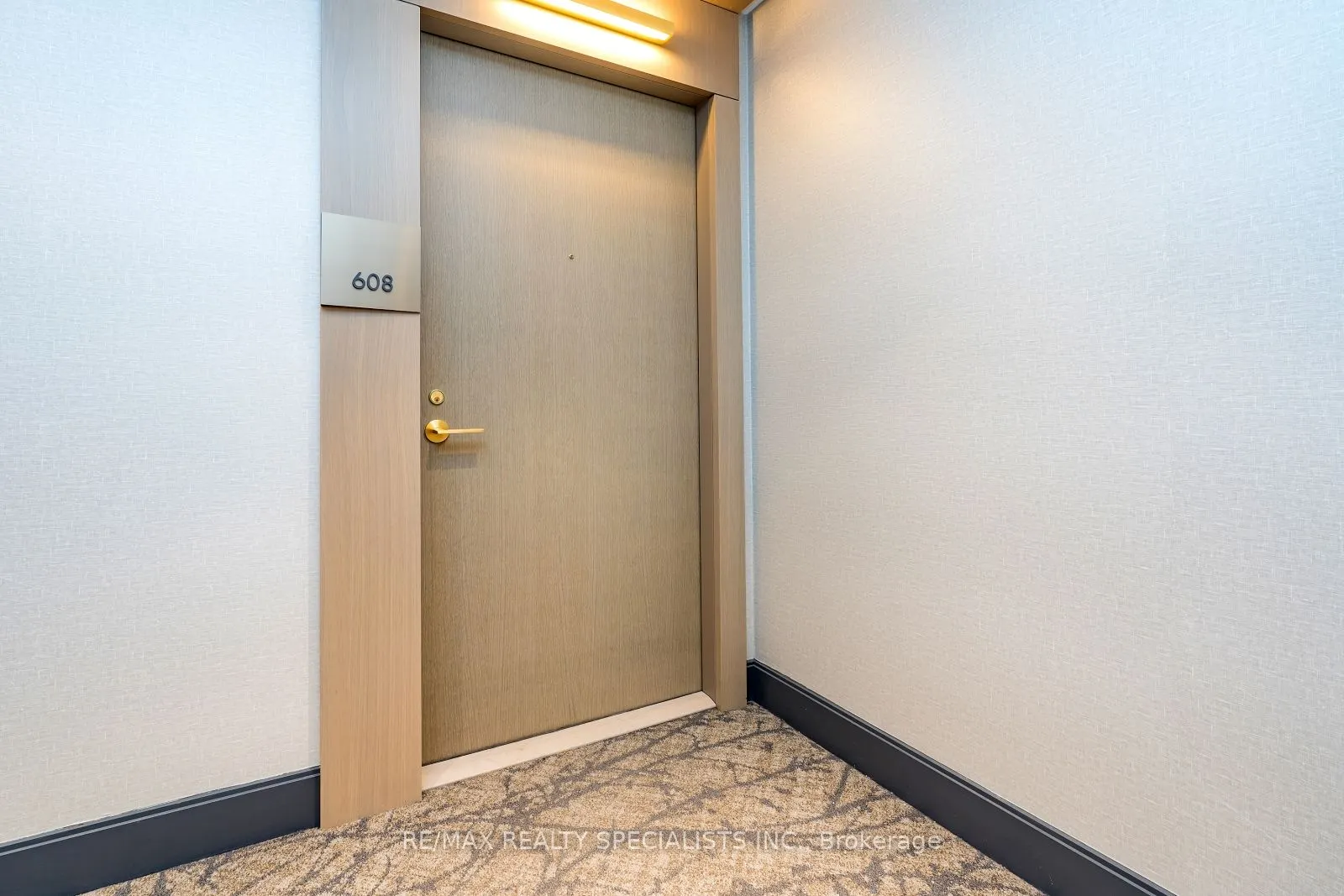 1 Edgewater Drive, #608