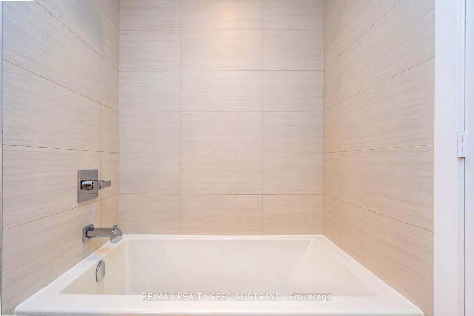 1 Edgewater Drive, #608
