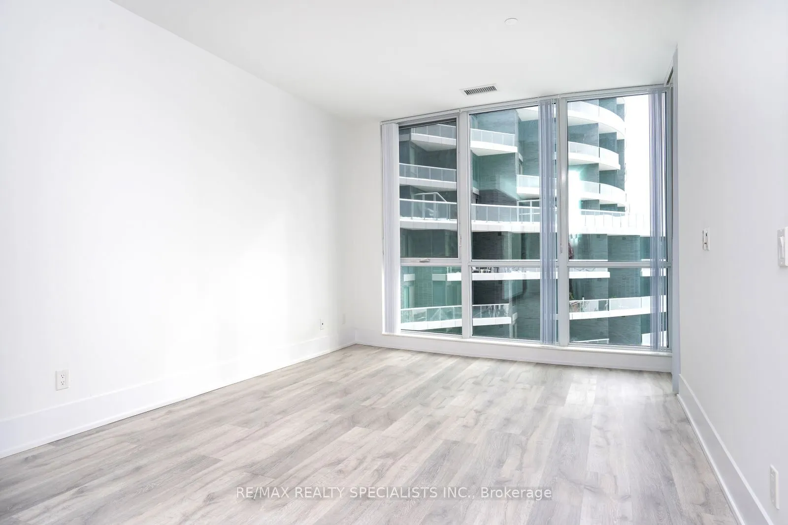 1 Edgewater Drive, #608